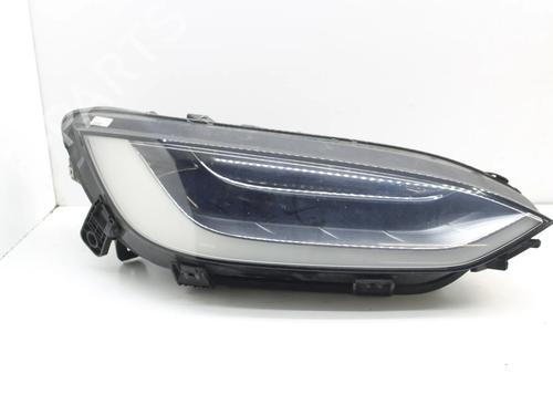 Used Right headlight Right headlight TESLA MODEL X (5YJX) 90D AWD (525 hp) 39907360 39907360