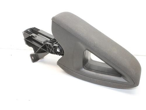 Used Armrest / Center console Armrest / Center console CITROËN C4 CACTUS 1.2 VTi 82 (82 hp) 39824488 39824488