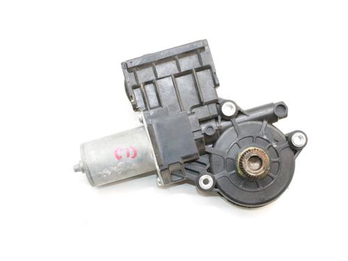 Used Right rear window motor Right rear window motor TOYOTA YARIS (_P21_, _PA1_, _PH1_) 1.5 Hybrid (MXPH10, MXPH11) (116 hp) 39877015 39877015