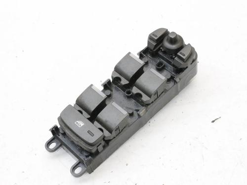 Used Right front window switch Right front window switch LAND ROVER RANGE ROVER EVOQUE (L538) 2.0 D (150 hp) 39843106 39843106