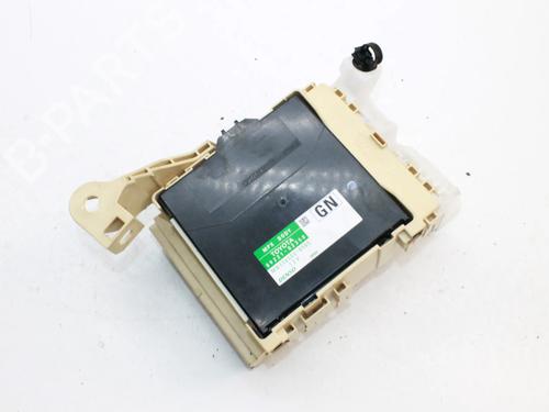 Used Fuse box Fuse box TOYOTA AURIS Estate (_E18_) 1.8 Hybrid (ZWE186_, ZWE186R, ZWE186H) (136 hp) 39831880 39831880