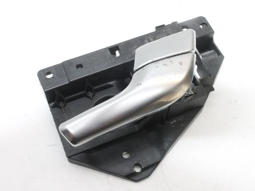 Used Front right interior door handle Front right interior door handle LAND ROVER RANGE ROVER EVOQUE (L538) 2.2 D 4x4 (190 hp) 39832484 39832484