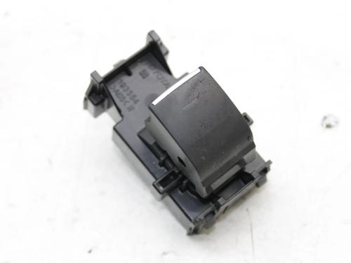 Used Right rear window switch Right rear window switch TOYOTA COROLLA Hatchback (_E21_, _EA1_, _EH1_) 1.8 Hybrid (ZWE211, ZWE219) (122 hp) 39852728 39852728
