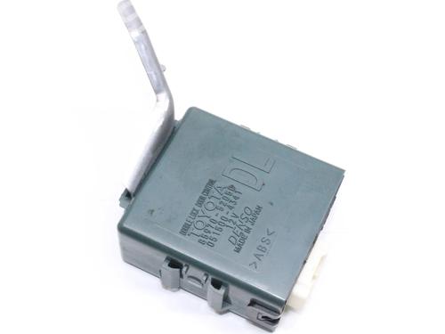 Used Control unit Control unit TOYOTA YARIS (_P13_) 1.5 Hybrid (NHP130_, NHP130) (101 hp) 39875068 39875068