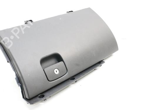 glove-box-jaguar-xe-x760-2015-39769738 main image
