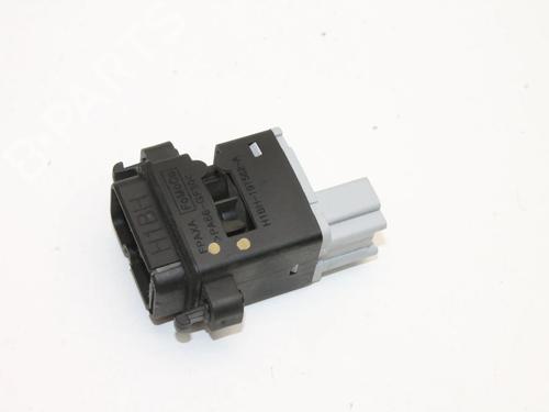 Electronic sensor FORD FIESTA VI Van 1.0 EcoBoost | BP39818113M84 - Image 2