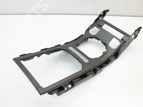 Used Middle console Middle console LAND ROVER RANGE ROVER EVOQUE (L538) 2.2 D (150 hp) 39879346 39879346