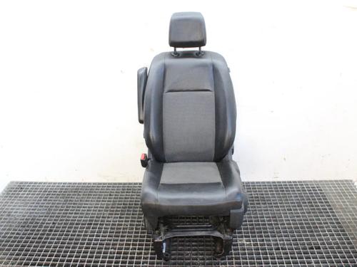 left-front-seat-toyota-proace-van-mdz_-2016-40501063 main image