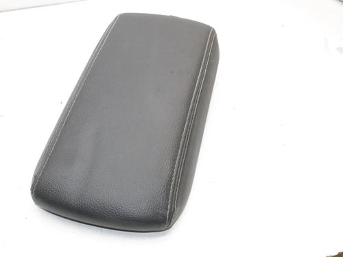 Used Armrest / Center console Armrest / Center console MITSUBISHI ASX (GA_W_) 1.6 MIVEC (GA1W) (117 hp) 39844703 39844703