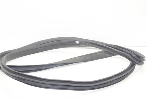 Used Rubber door seal Rubber door seal TESLA MODEL X (5YJX) 90D AWD (525 hp) 39907286 39907286
