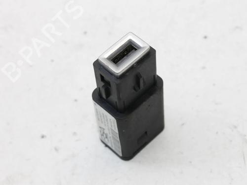 Used Electronic module Electronic module PEUGEOT 2008 II (UD_, US_, UY_, UJ_, UR_, UC_) 1.2 PureTech 130 (USHNS, URHNS) (130 hp) 39879893 39879893