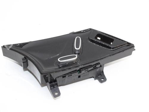 switch-jaguar-f-type-coupe-x152-2013-39777621 main image