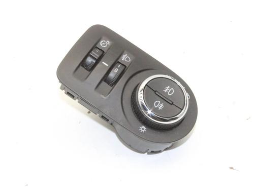 control-unit-opel-astra-k-b16-2015-2016-2017-2018-2019-2020-2021-2022-39774361 main image