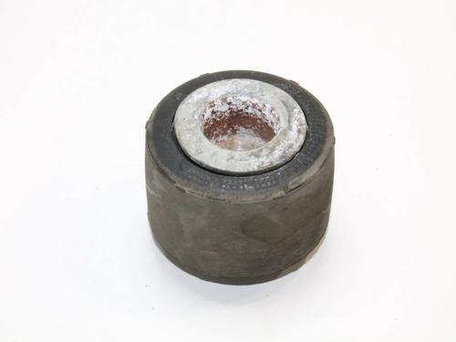 Used Gearbox mount Gearbox mount LAND ROVER DISCOVERY III (L319) 2.7 TD 4x4 (190 hp) 39870662 39870662