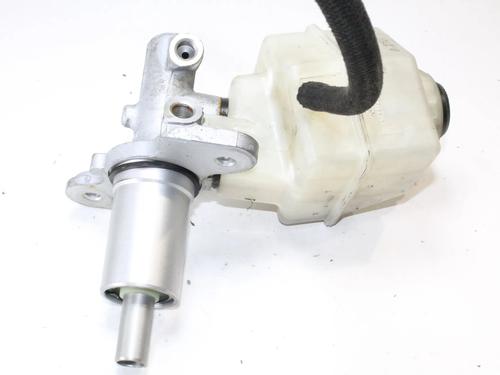 Brake master cylinder BMW X3 (E83) 2.0 d | BP39826516M77 - Image 3