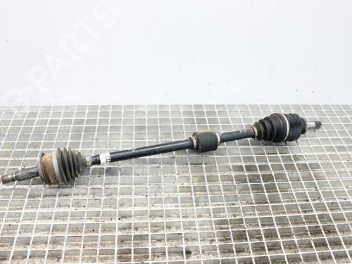 Used Right front driveshaft Right front driveshaft TOYOTA YARIS (_P13_) 1.5 Hybrid (NHP130_, NHP130) (101 hp) 39827829 39827829