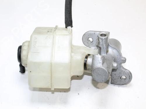 brake-master-cylinder-bmw-x3-e83-2003-2004-2005-2006-2007-2008-2009-2010-2011-39826516 main image