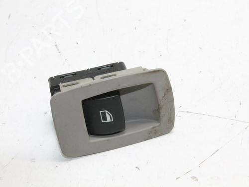 Mando elevalunas trasera derecho Mando elevalunas trasera derecho BMW 1 (E87) 120 d (177 hp) 39871411 39871411
