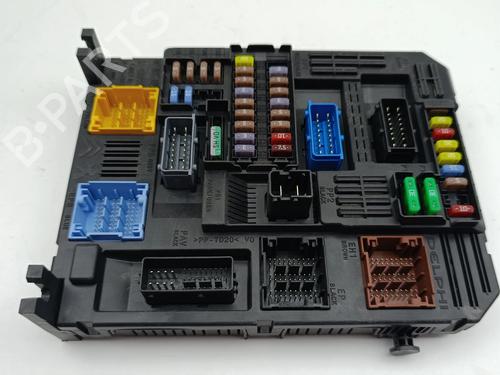 Used Fuse box Fuse box 36970079 36970079