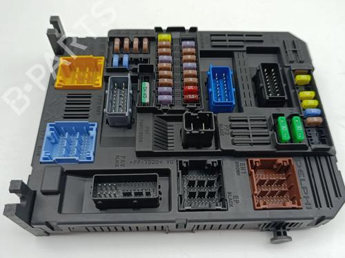 Used Fuse box Fuse box 36970084 36970084