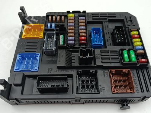 Used Fuse box Fuse box 36970081 36970081