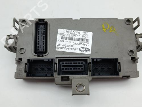 Used Fuse box Fuse box 36970098 36970098
