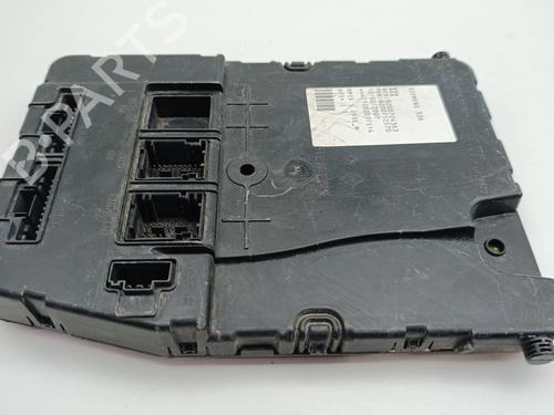 Used Fuse box Fuse box 36970221 36970221