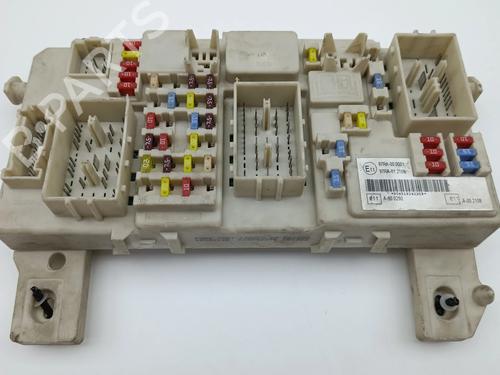 Used Fuse box Fuse box 36970402 36970402