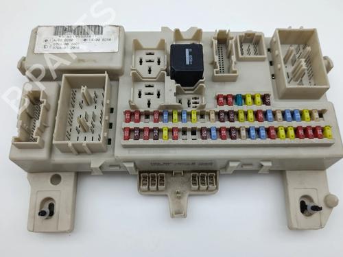 Used Fuse box Fuse box 36970406 36970406