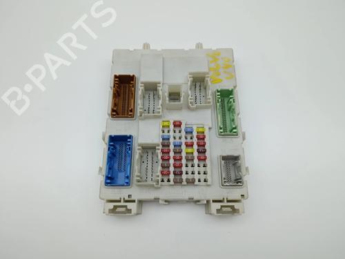 Used Fuse box Fuse box 36970404 36970404