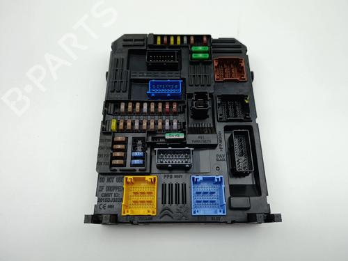 Used Fuse box Fuse box 36970442 36970442