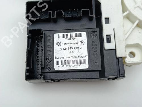 Right front window motor VW GOLF V (1K1) | BP36970543E20 - Image 4