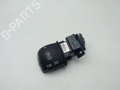 Used Steering wheel controls Steering wheel controls 36971809 36971809