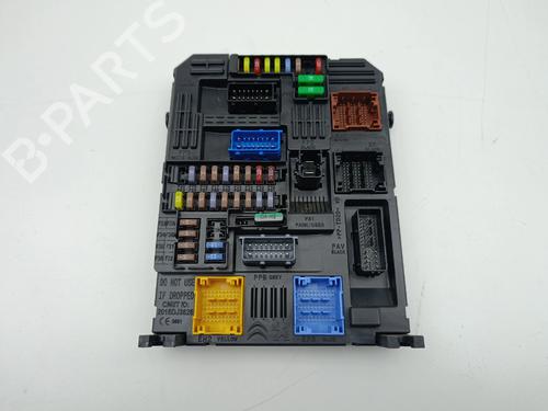Used Fuse box Fuse box 36972516 36972516