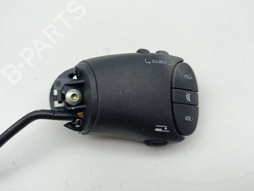Used Steering wheel controls Steering wheel controls 36972708 36972708