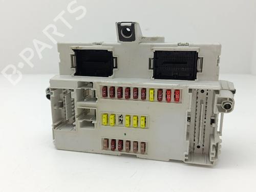 Used Fuse box Fuse box 36975402 36975402