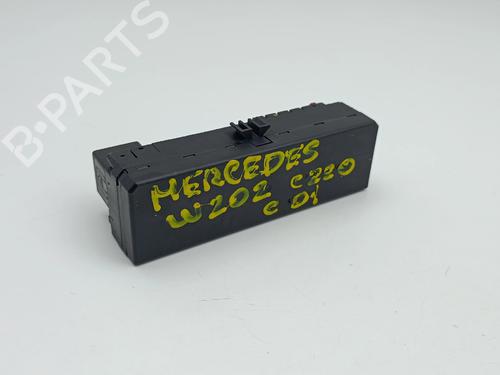 Zekeringkast Zekeringkast MERCEDES-BENZ C-CLASS (W202) [1993-2000] 36976623 36976623