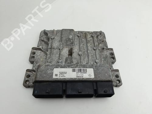 engine-control-unit-ecu-renault-megane-iv-hatchback-b9amn_-2015-36979084 main image