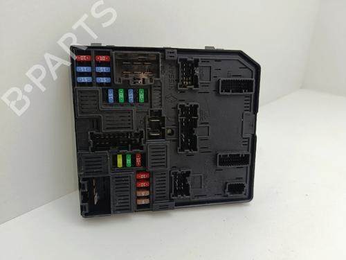 fuse-box-renault-megane-iv-hatchback-b9amn_-2015-36979080 main image