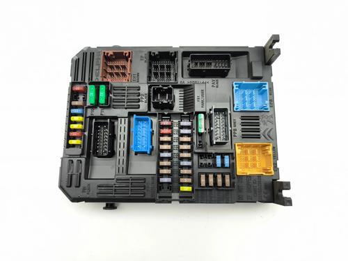 Used Fuse box Fuse box 37295418 37295418