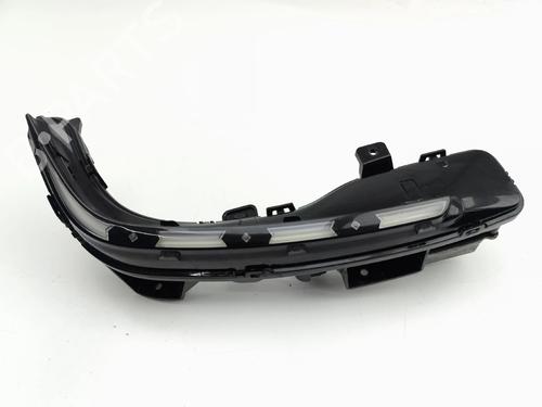Used Right daytime light Right daytime light 37422605 37422605