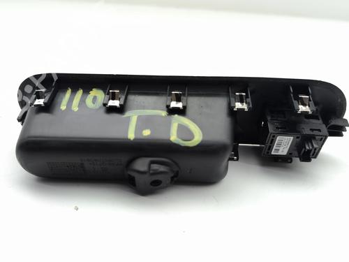 Højre bagtil elrude kontakt Højre bagtil elrude kontakt MINI MINI CLUBMAN (F54) One D (116 hp) 37538348 37538348