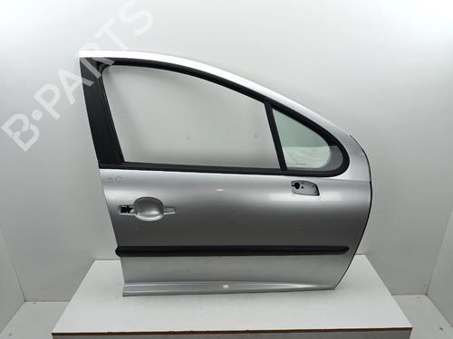Used Right front door Right front door 37586629 37586629