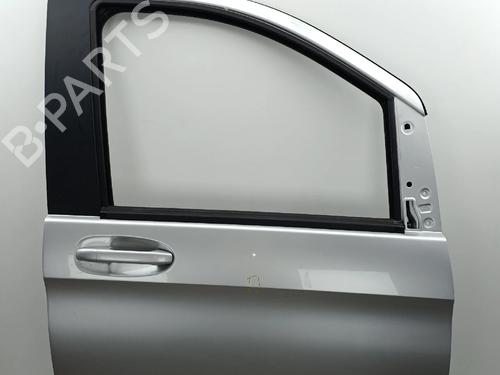 Used Right front door Right front door 37696268 37696268