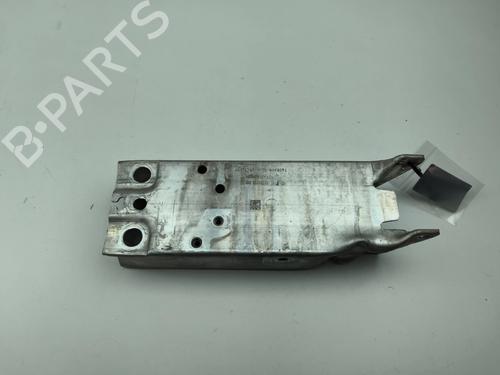 Used Front bumper reinforcement Front bumper reinforcement 37724332 37724332