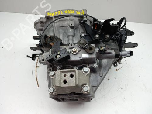 Gearbox KIA CEE'D Hatchback (ED) 1.6 CRDi 115 | BP38224120M3  - Image 7