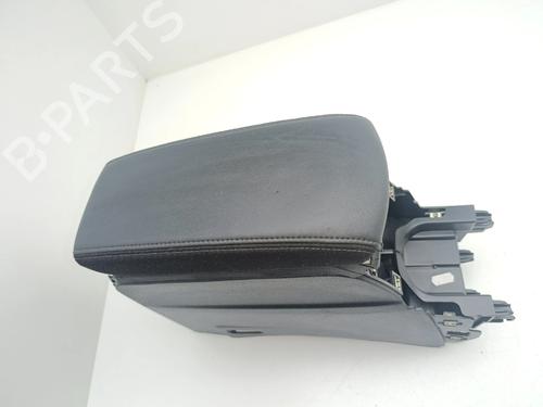 Used Armrest / Center console Armrest / Center console 38525744 38525744