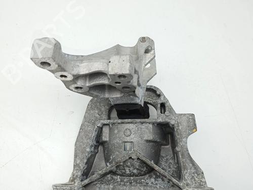 Used Engine mount Engine mount PEUGEOT EXPERT Van (V_) 2.0 BlueHDi 120 (122 hp) 40292138 40292138