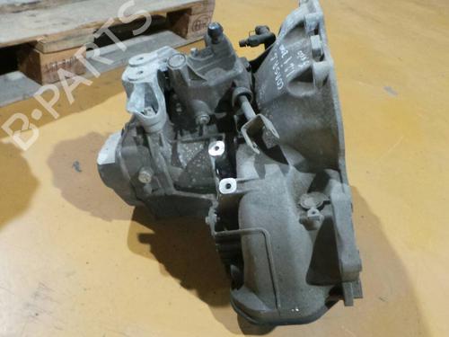 Gearbox OPEL CORSA C (X01) | BP3965627M3