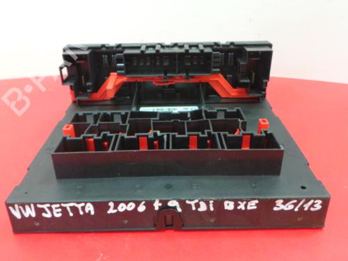 Caja reles / fusibles VW JETTA III (1K2) [2004-2013]  3969983